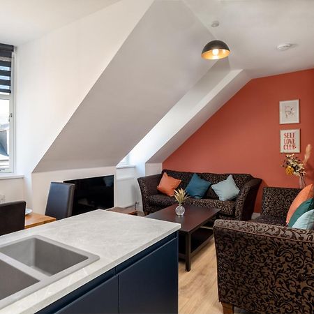 Remodelled Luxury 3 Bed Apartment Абердин Экстерьер фото